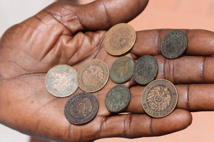 DFG Dar es Salaam 2014 Bagamoyo-museum-coins